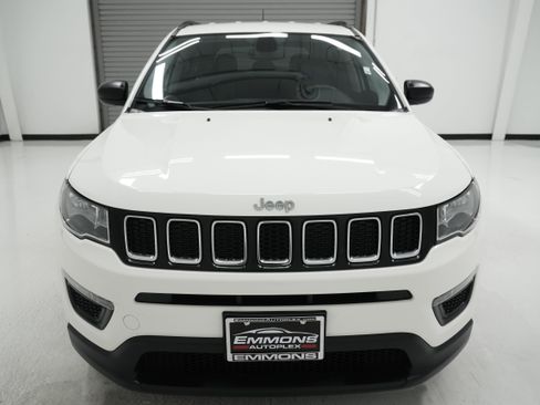 Used 2020 Jeep Compass Sport w/ Tech Group image 2