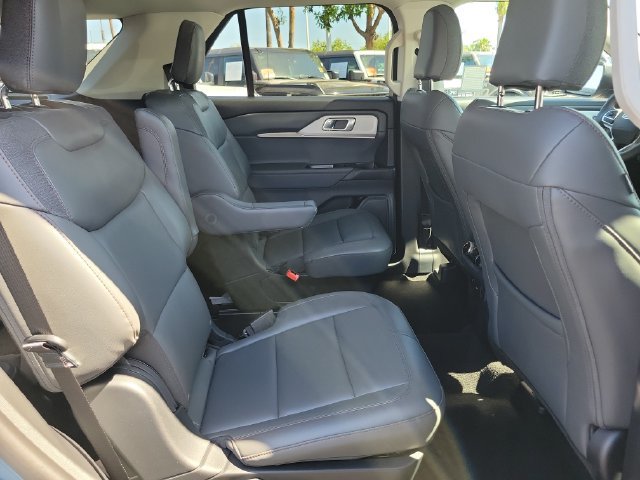 Used 2026 Ford Explorer Active w/ Active Comfort Package RWD image 18