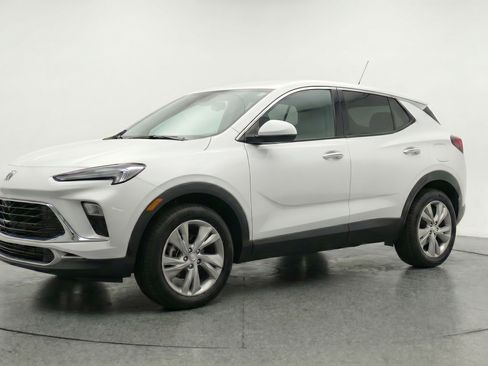Used 2025 Buick Encore GX Preferred FWD image 3