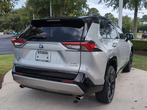 Used 2023 Toyota RAV4 XSE AWD/4WD image 11