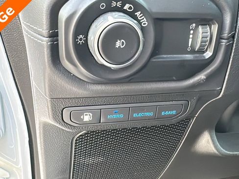 Used 2025 Jeep Wrangler Unlimited Sahara image 16