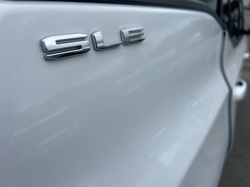 Used 2023 GMC Terrain SLE w/ Driver Convenience Package AWD/4WD image 5