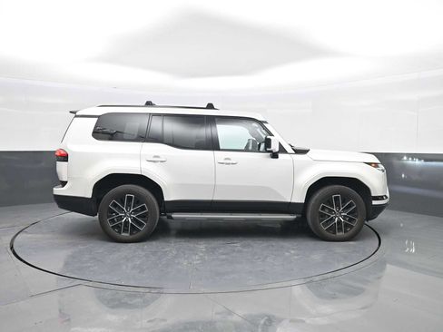 Used 2024 Lexus GX 550 image 9