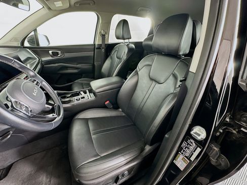 Used 2024 Kia Sorento S image 13