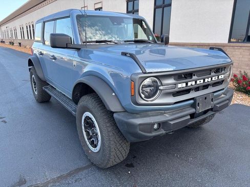 Used 2023 Ford Bronco Big Bend w/ Sasquatch Package AWD/4WD image 2