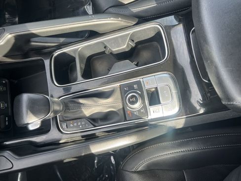 Used 2023 Kia Telluride S image 32