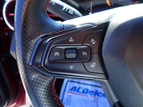 Used 2024 Chevrolet Trax RS w/ Sunroof Package FWD image 17
