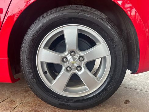 Used 2016 Chevrolet Cruze LT image 24