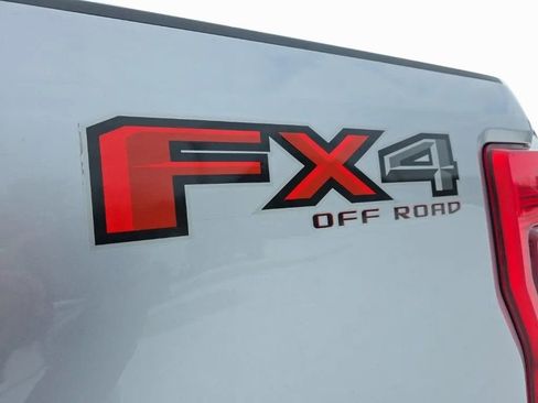 Used 2021 Ford F250 Lariat w/ Lariat Ultimate Package image 8