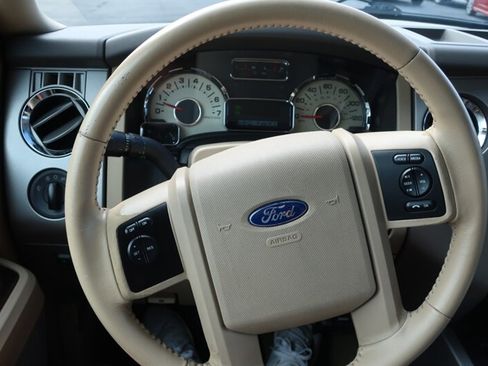 Used 2012 Ford Expedition XLT image 20