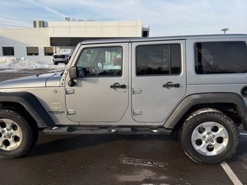 Used 2013 Jeep Wrangler Unlimited Sahara w/ Dual Top Group image 12