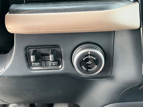 New 2026 Lincoln Navigator L Black Label AWD/4WD image 17