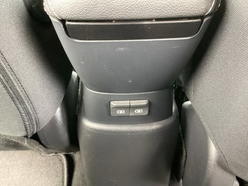 Used 2022 Nissan Kicks S image 26