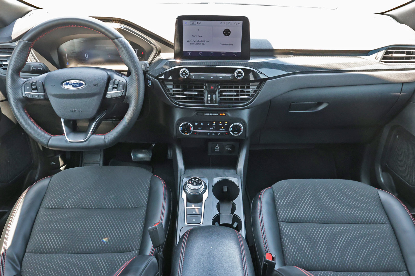 Used 2025 Ford Escape ST-Line Select AWD/4WD image 2