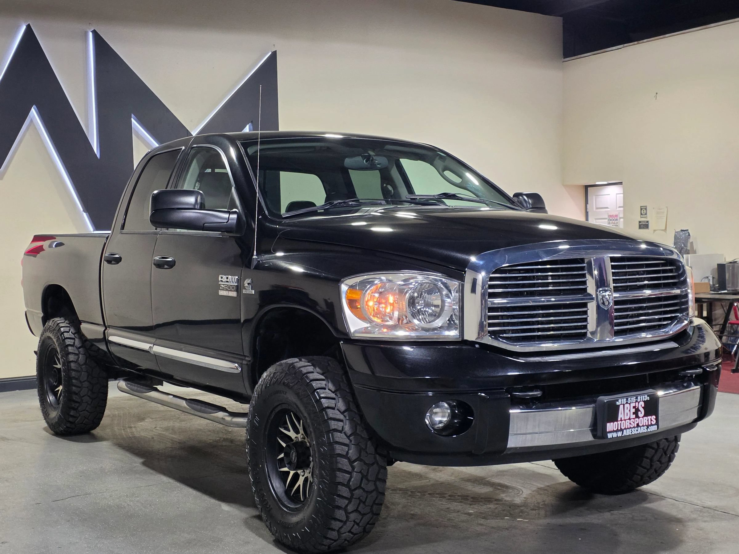 Used 2007 Dodge Ram 2500 Truck Laramie AWD/4WD image 2