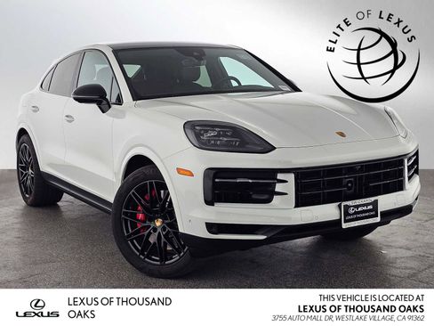 Used 2024 Porsche Cayenne S AWD/4WD image 1