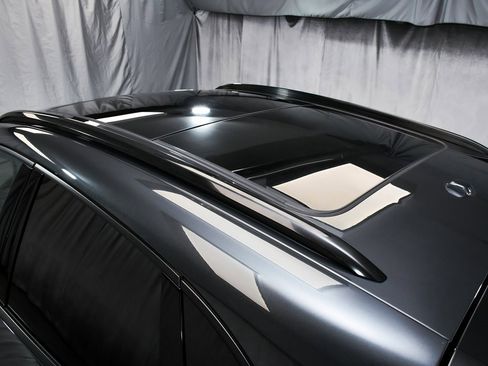 Used 2024 Porsche Macan image 77