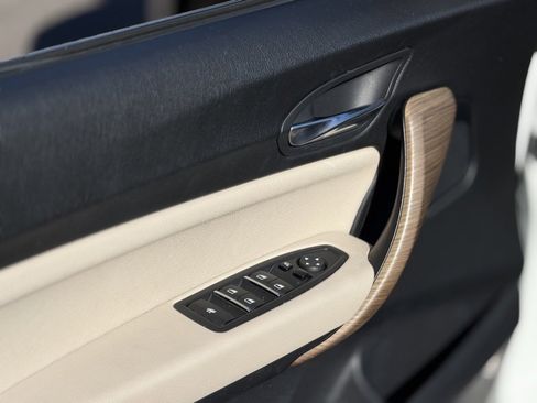 Used 2019 BMW 230i Convertible w/ Convenience Package image 30