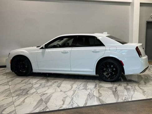 Used 2023 Chrysler 300 Touring L w/ Popular Equipment Group RWD image 9