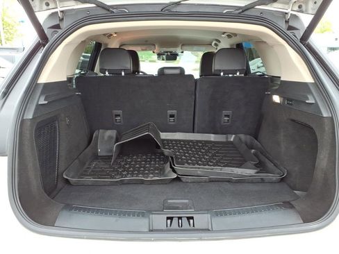 Used 2023 Lincoln Corsair AWD w/ Equipment Group 101A image 8