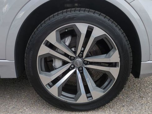 Used 2019 Audi Q8 Premium Plus w/ Premium Plus image 11