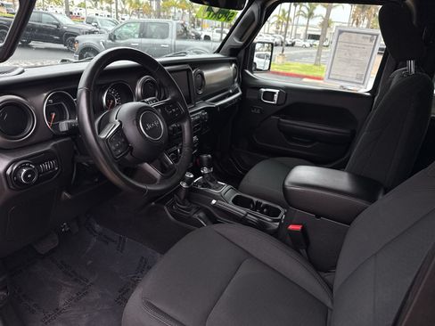 Used 2022 Jeep Wrangler Sport AWD/4WD image 10