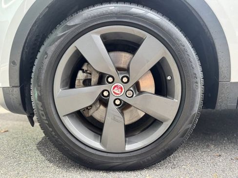 Used 2018 Jaguar E-PACE SE image 8