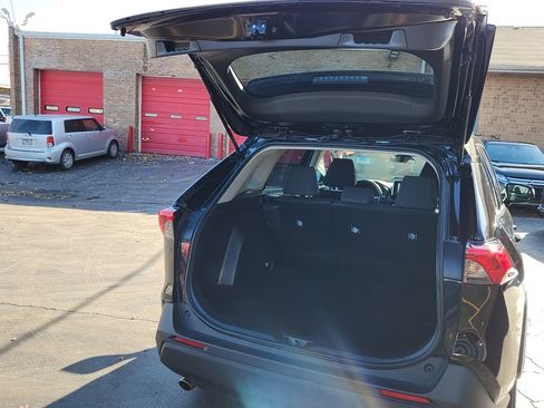 Certified 2025 Toyota RAV4 LE image 27