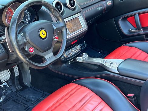 Used 2010 Ferrari California RWD image 2