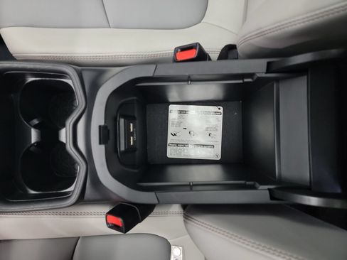 Used 2021 Toyota RAV4 XLE Premium FWD image 29