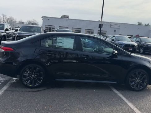 Used 2026 Toyota Corolla SE w/ SE Package FWD image 9
