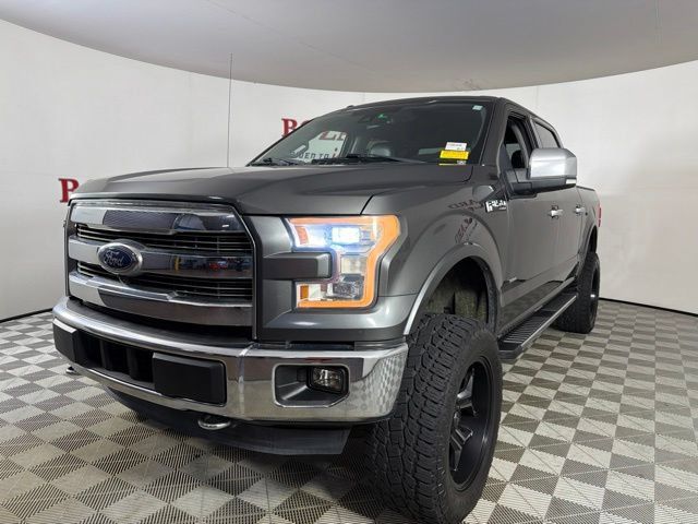 Used 2015 Ford F150 Lariat w/ Equipment Group 502A Luxury AWD/4WD image 4