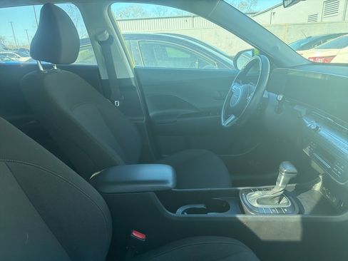 Used 2024 Hyundai Kona SEL image 9