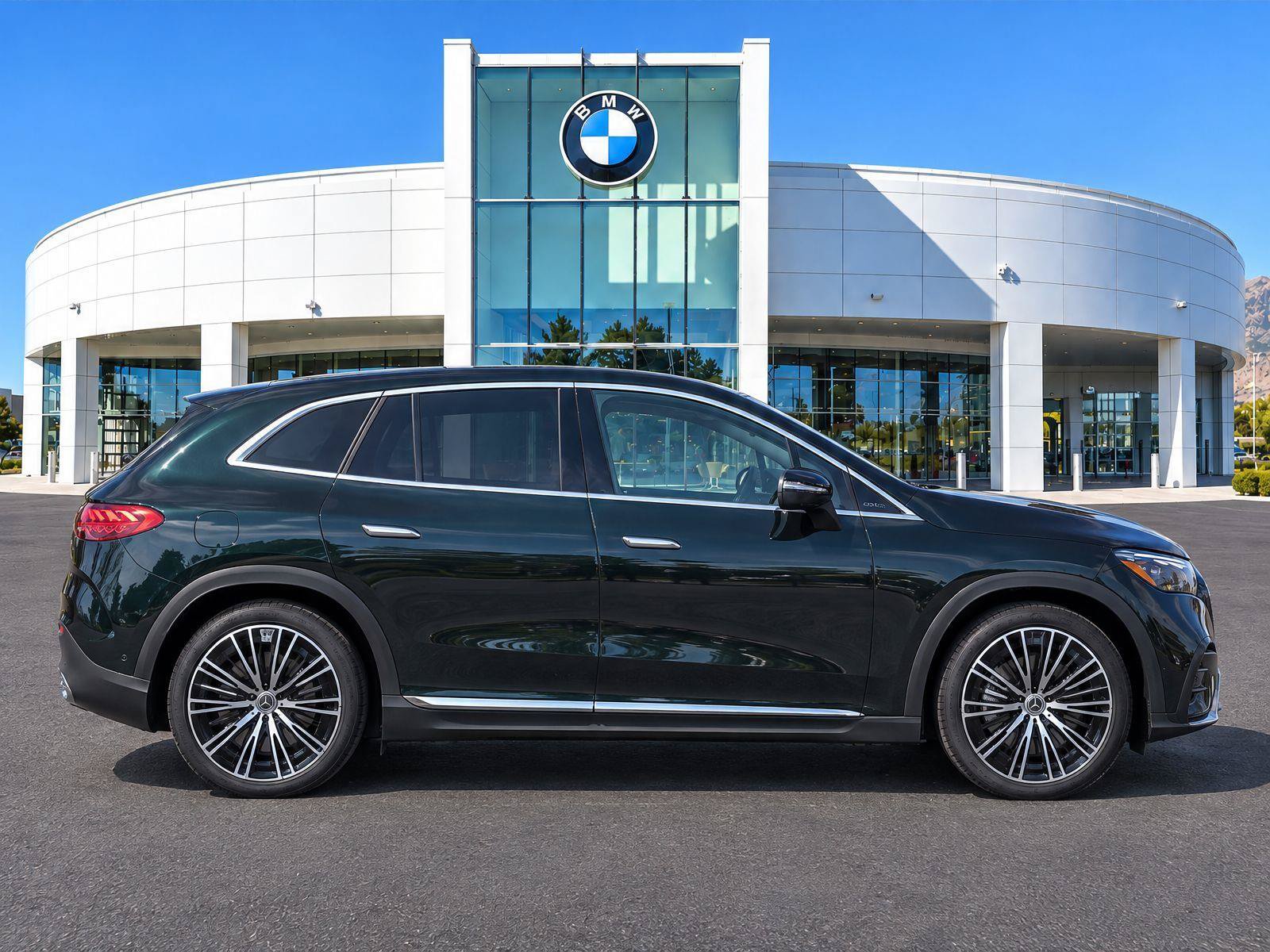 Used 2023 Mercedes-Benz EQE 500 4MATIC SUV image 5