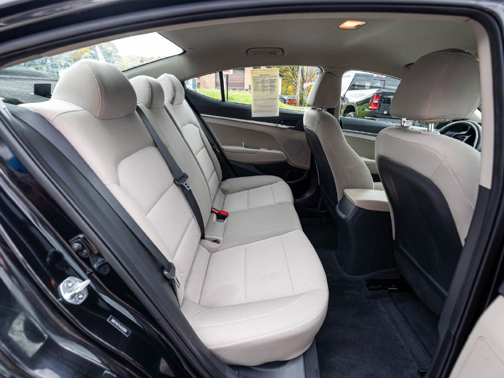 Used 2020 Hyundai Elantra SE FWD image 27