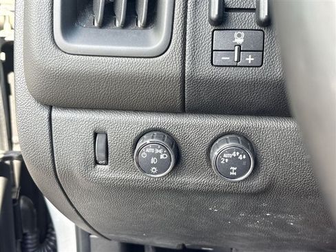 Used 2018 Chevrolet Colorado LT w/ LT Convenience Package AWD/4WD image 16