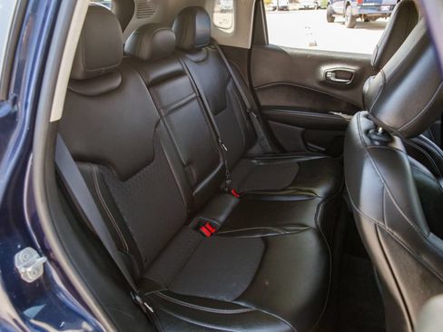 Used 2018 Jeep Compass Latitude AWD/4WD image 12