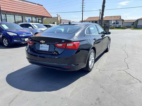 Used 2017 Chevrolet Malibu Hybrid w/ Leather Package FWD image 5