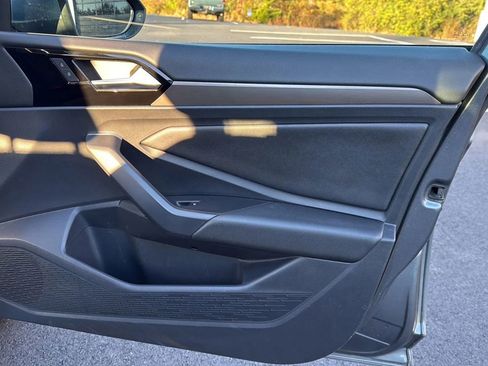 Used 2019 Volkswagen Jetta SEL Premium image 50