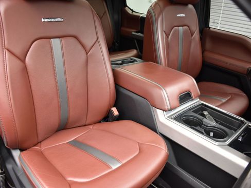 Used 2020 Ford F350 Platinum w/ Tremor Off-Road Package image 41