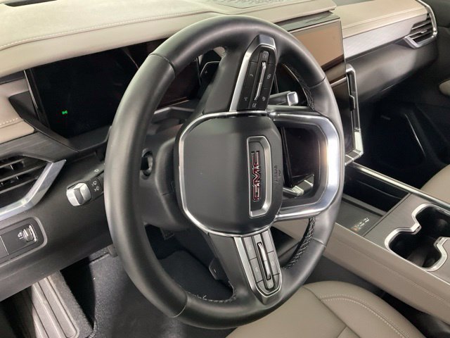 Used 2025 GMC Acadia Elevation w/ Elevation Premium Package FWD image 23