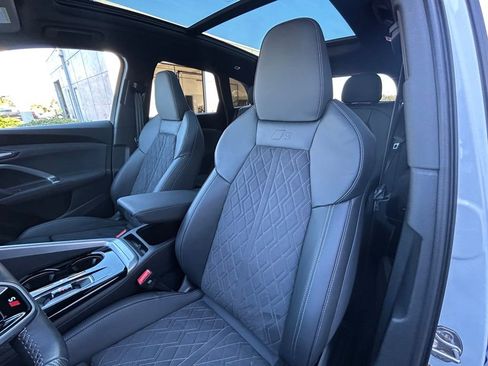 Used 2025 Audi SQ5 Premium Plus w/ Premium Plus Package image 32