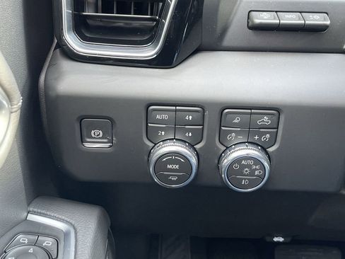 New 2026 GMC Sierra 1500 Denali AWD/4WD image 18