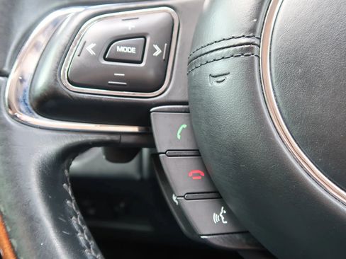Used 2016 Jaguar XJ R-Sport RWD image 37