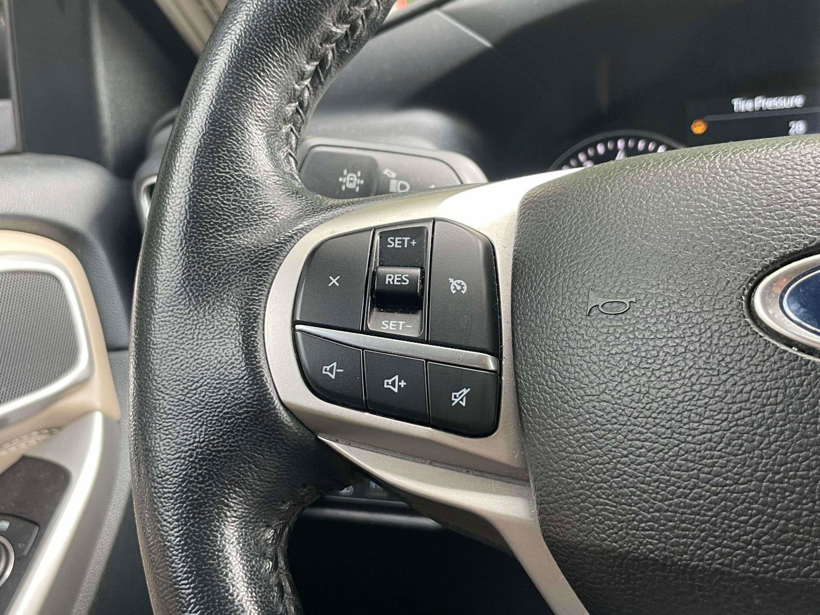Used 2022 Ford Explorer XLT w/ Equipment Group 202A AWD/4WD image 20