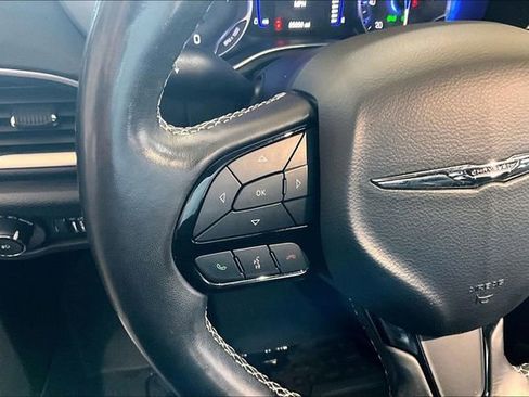 Used 2020 Chrysler Pacifica Touring w/ S Appearance Package image 20
