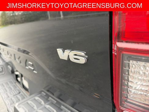 Used 2019 Toyota Tacoma SR5 AWD/4WD image 30