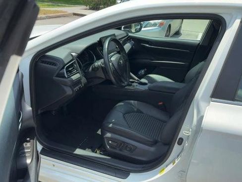 Used 2024 Toyota Camry SE FWD image 3