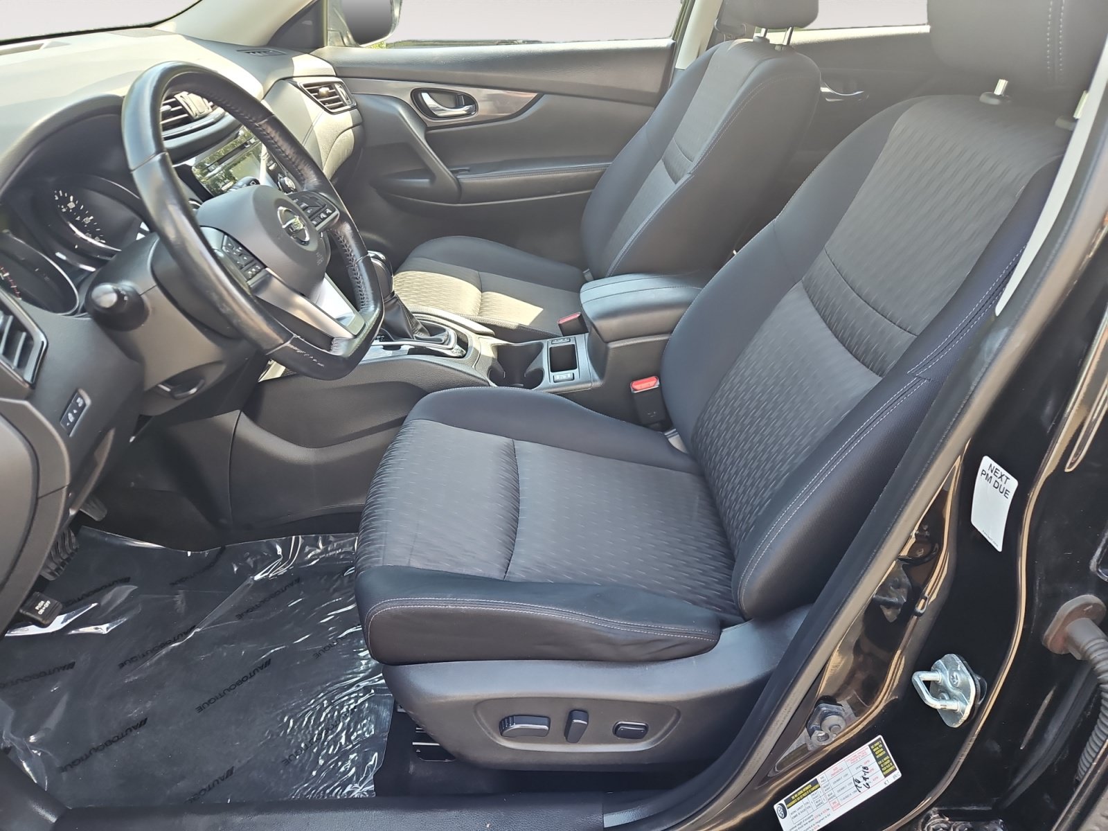 Used 2017 Nissan Rogue SV FWD image 9