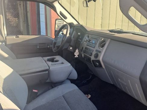 Used 2016 Ford F250 XLT AWD/4WD image 2